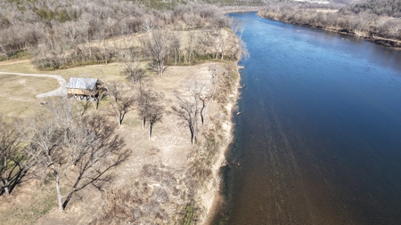 Riverfront Cabin And Acreage For Sale In North Central Arkansas - image 40