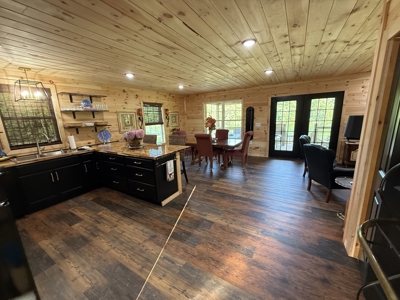Riverfront Cabin And Acreage For Sale In North Central Arkansas - image 8