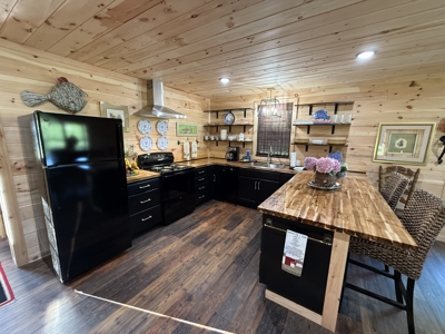 Riverfront Cabin And Acreage For Sale In North Central Arkansas - image 12