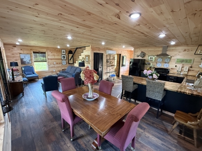 Riverfront Cabin And Acreage For Sale In North Central Arkansas - image 11