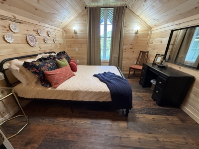 Riverfront Cabin And Acreage For Sale In North Central Arkansas - image 16