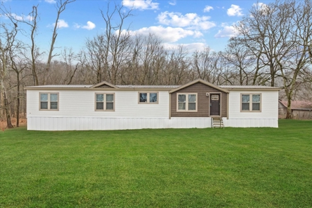 Country Home for Sale in Giles County, Tennessee - image 2