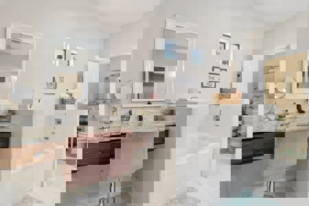 Country Living - Close to Town - image 25