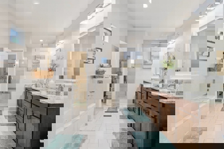 Country Living - Close to Town - image 24