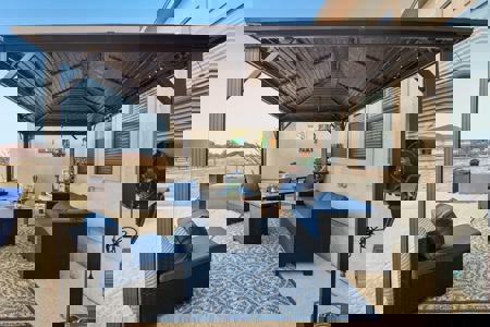 Country Living - Close to Town - image 30