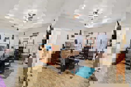 Country Living - Close to Town - image 22