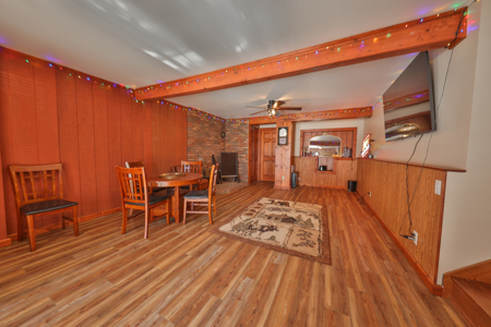 Dead-End Road 14-Acre Valley Estate with Dual Living Quarters - image 10