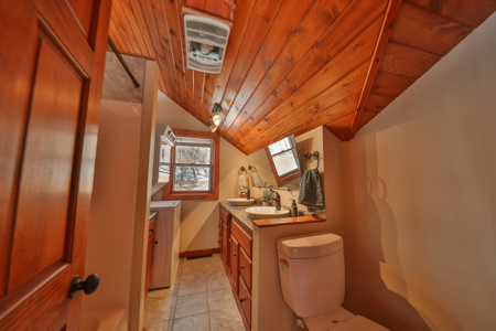 Dead-End Road 14-Acre Valley Estate with Dual Living Quarters - image 34