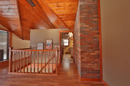 Dead-End Road 14-Acre Valley Estate with Dual Living Quarters - image 33