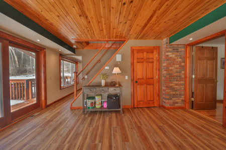 Dead-End Road 14-Acre Valley Estate with Dual Living Quarters - image 28