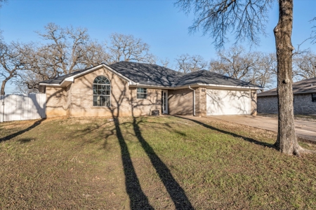 Beautiful home located at 4339 Blackwell Street in Waco, Texas - image 4