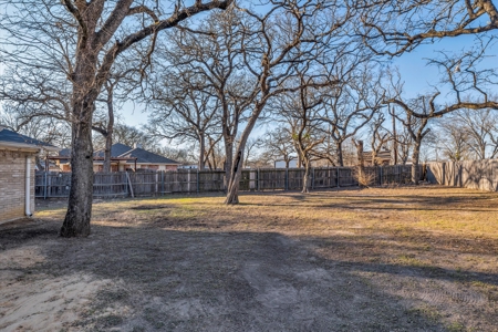Beautiful home located at 4339 Blackwell Street in Waco, Texas - image 31