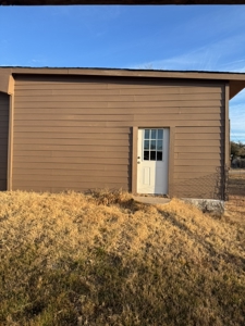 Solid 3-bedroom home in Harper — hard to find, easy to own. - image 46