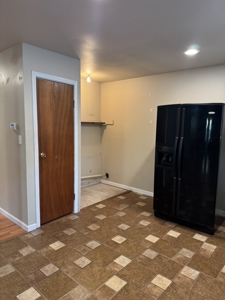 Solid 3-bedroom home in Harper — hard to find, easy to own. - image 10