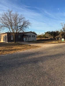 Solid 3-bedroom home in Harper — hard to find, easy to own. - image 2