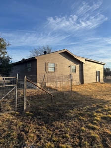 Solid 3-bedroom home in Harper — hard to find, easy to own. - image 44