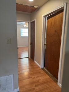 Solid 3-bedroom home in Harper — hard to find, easy to own. - image 15
