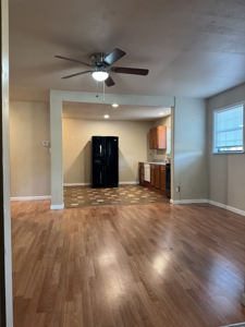 Solid 3-bedroom home in Harper — hard to find, easy to own. - image 9