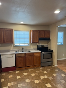 Solid 3-bedroom home in Harper — hard to find, easy to own. - image 11