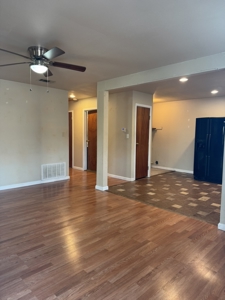 Solid 3-bedroom home in Harper — hard to find, easy to own. - image 8