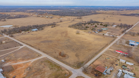 Amazing 5+ Acre-Unrestricted Land in Millsap Texas - image 2