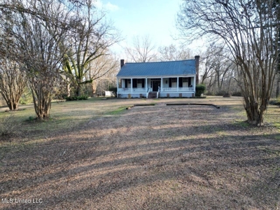 140 Acres with Farmhouse in Lorman, Mississippi - image 2