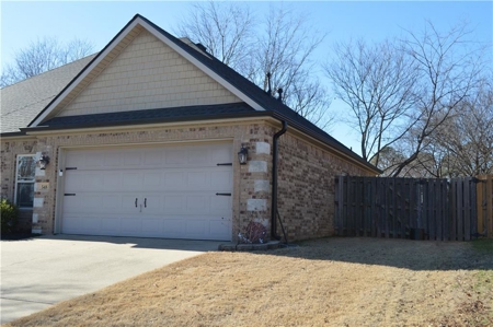 Springdale AR Brick Home For Sale with 4 Bedrooms - image 2