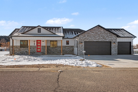 New Built Home On The Golf Course In Cedaredge Colorado - image 1