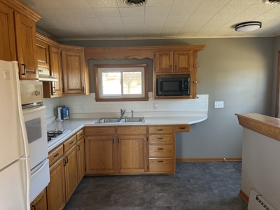 Two Bedroom One Bath Home In Bethany - image 9