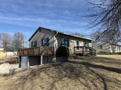 Two Bedroom One Bath Home In Bethany - image 3