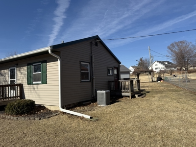 Two Bedroom One Bath Home In Bethany - image 5