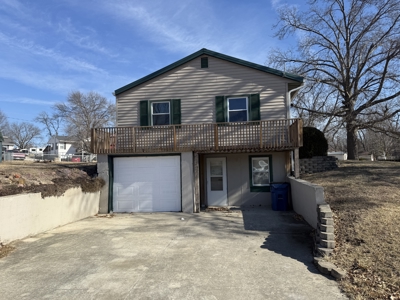 Two Bedroom One Bath Home In Bethany - image 2