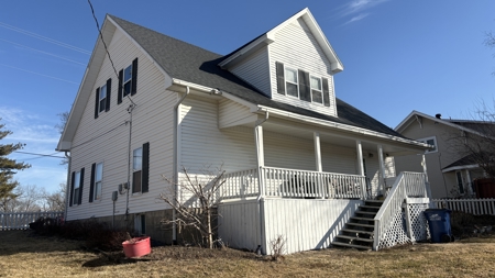 1.5 Story Home In Central Bethany, MO - image 5