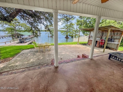 Lake St. John Waterfront Home - The Point - image 20