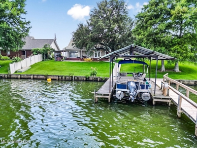 Lake St. John Waterfront Home - The Point - image 5
