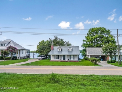 Lake St. John Waterfront Home - The Point - image 2
