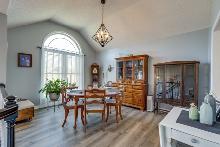 Country Home for Sale in Maury County, Tennessee - image 9