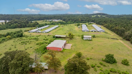 4 House Breeder Farm For Sale in Center, Tx - image 2