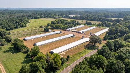Six House Broiler Farm in Linden, Tx - image 1