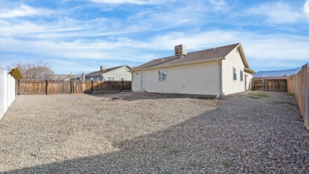 Spacious 3-Bedroom Home with RV Parking, Privacy Fence - image 19