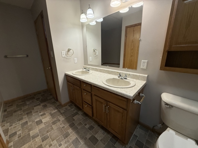 Large Home in Quiet Neighborhood in Bethany, MO - image 14