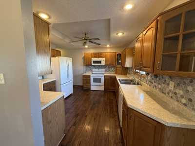 Large Home in Quiet Neighborhood in Bethany, MO - image 7