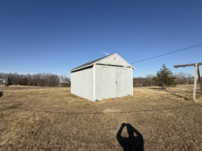 Large Home in Quiet Neighborhood in Bethany, MO - image 37