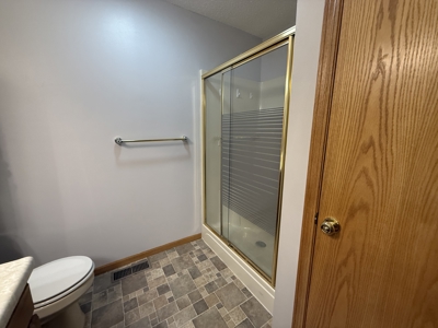 Large Home in Quiet Neighborhood in Bethany, MO - image 16