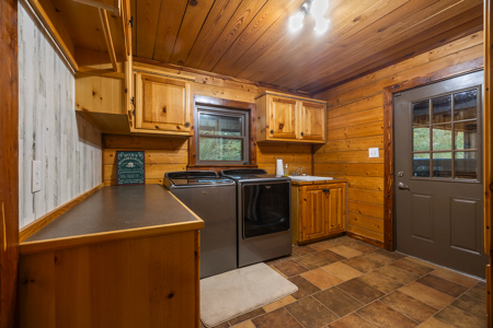 East Texas Ranch with Log Home and Timberland - image 22