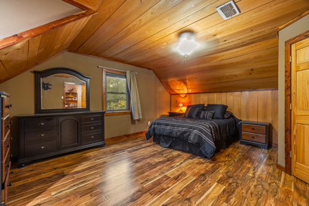 East Texas Ranch with Log Home and Timberland - image 30