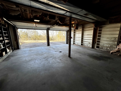 Country Home and Barn on 104 Acres Near Linn Missouri - image 40
