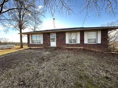 Country Home and Barn on 104 Acres Near Linn Missouri - image 6