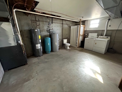 Country Home and Barn on 104 Acres Near Linn Missouri - image 38