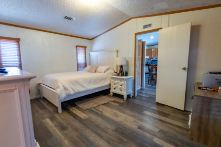 Country Comfort Meets Opportunity on 4.55 Fully Fenced Acres with - image 17